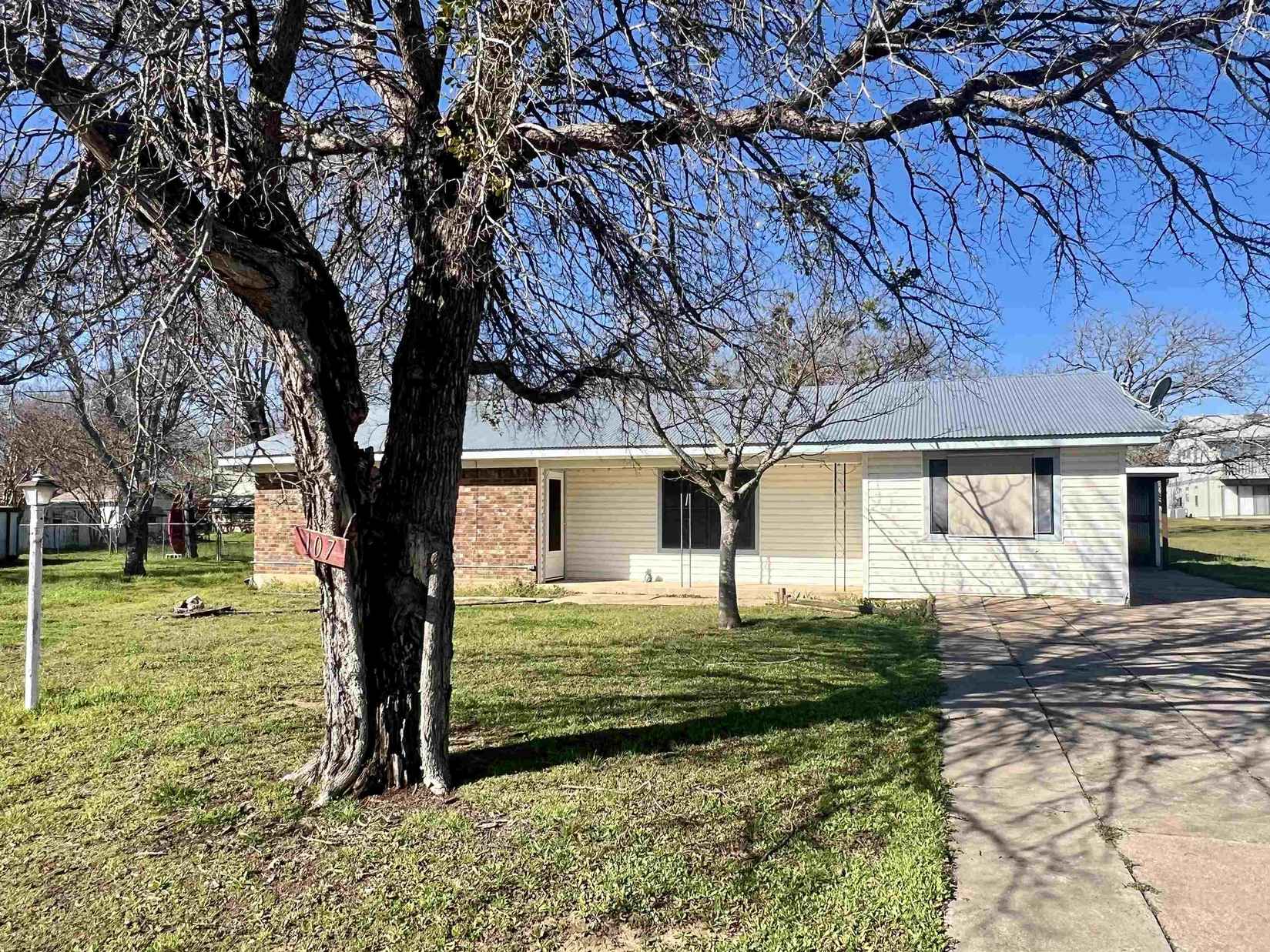 107 N Greenwood  