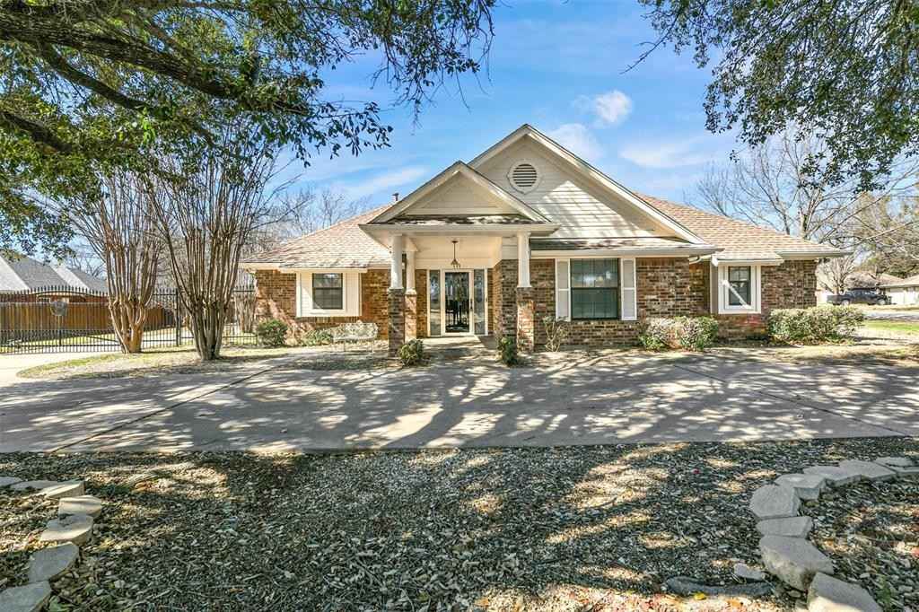 111 Westmeadow Dr  