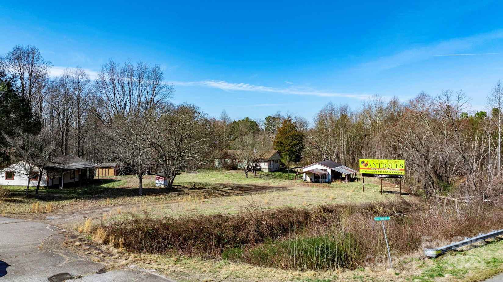3704 3710 Wade Thompson Ln  