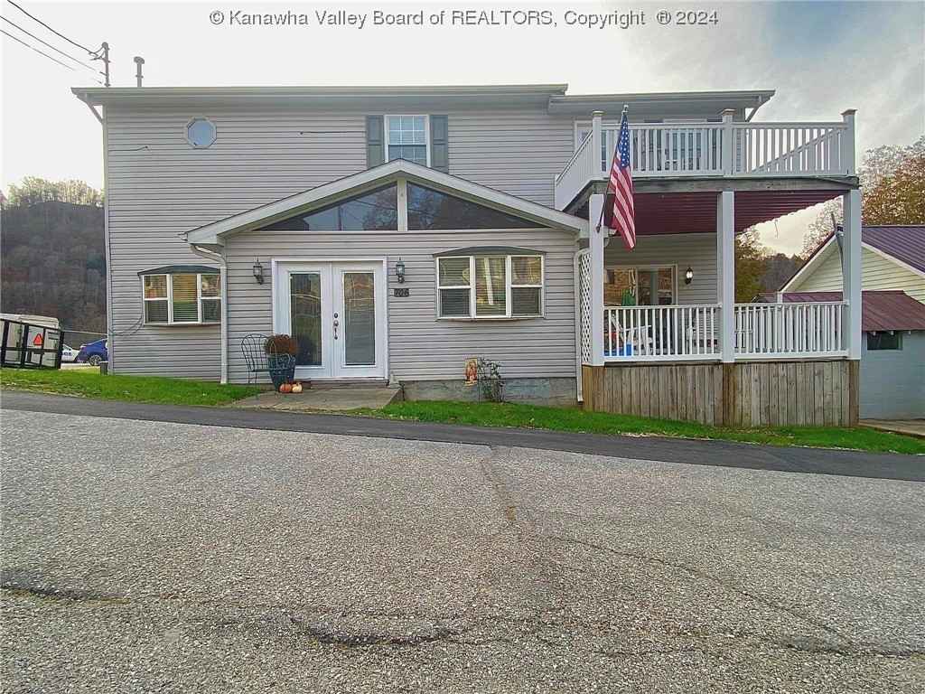 706 Hopkins Ave  