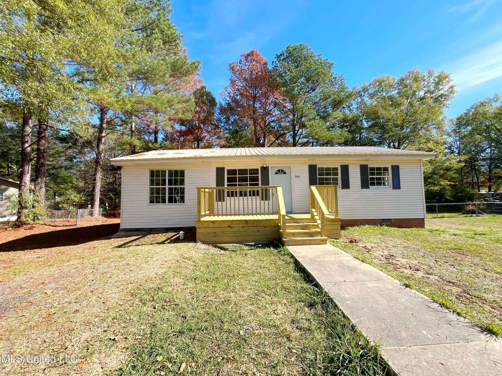 166 Areo Dr  
