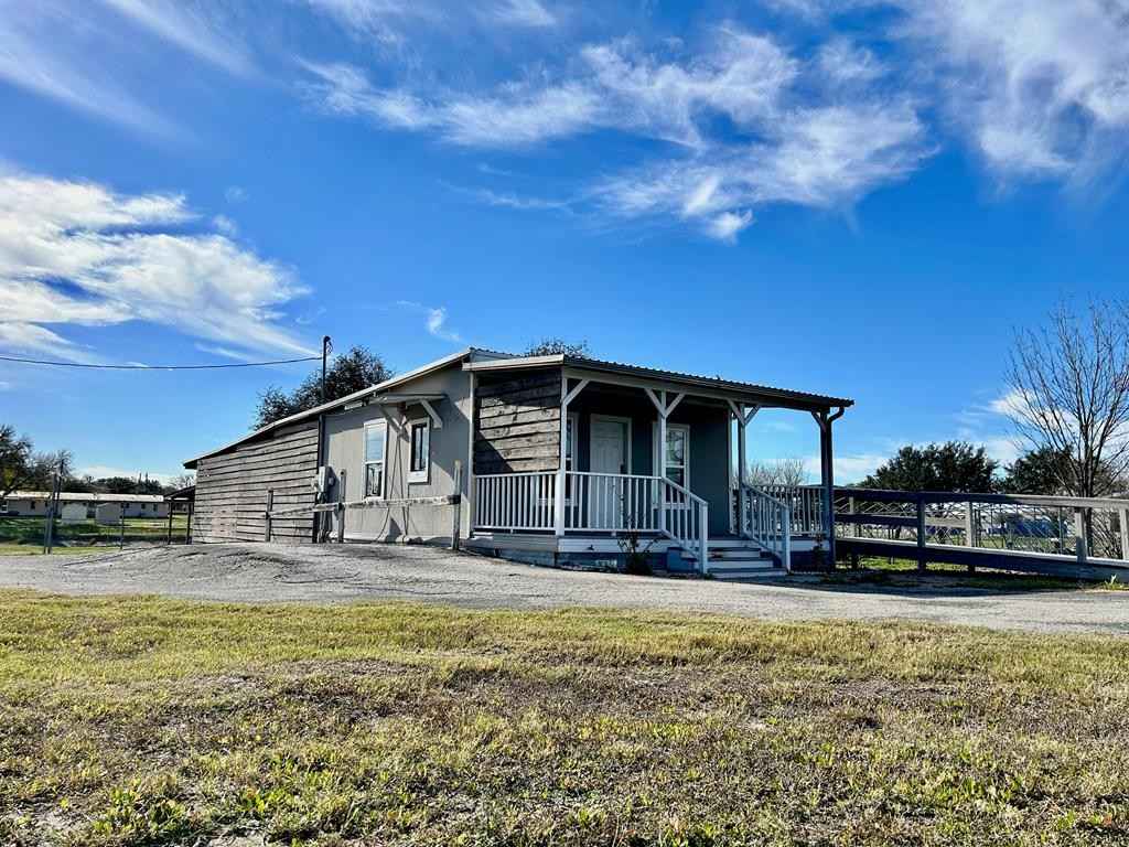 401 W Corpus Christi St  