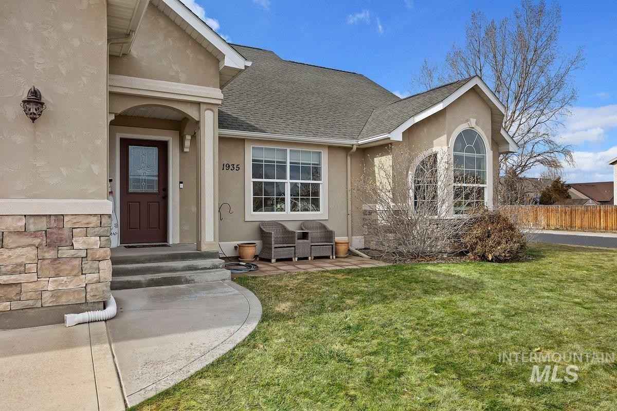 1935 Canyon Trail Way  