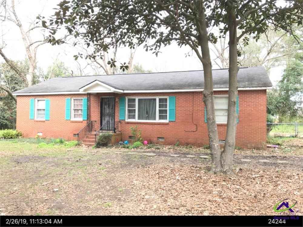 2215 McMillan Dr  