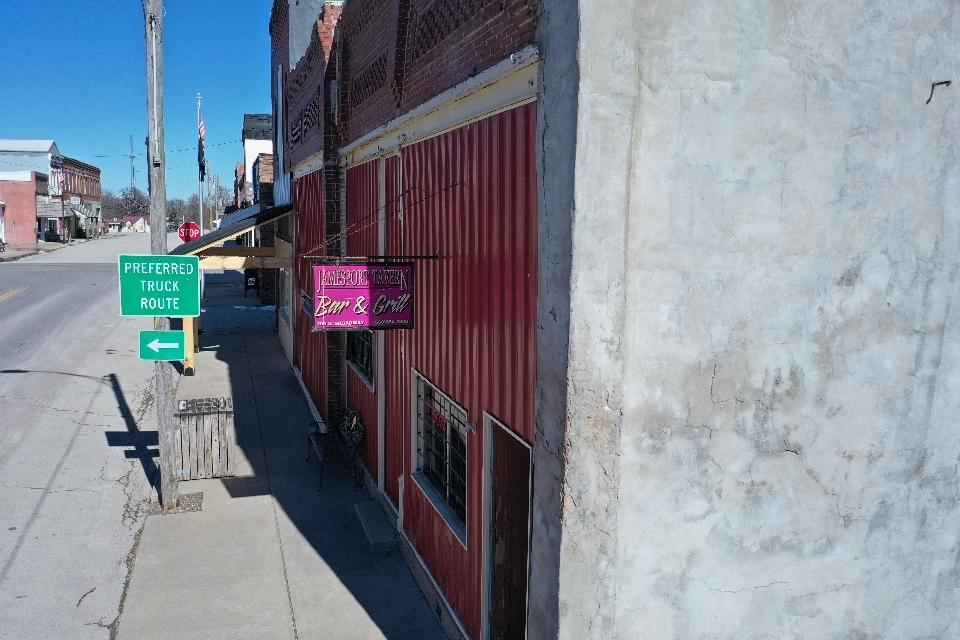 209 S Broadway  