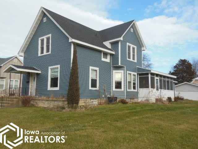 2002 Osborn St  