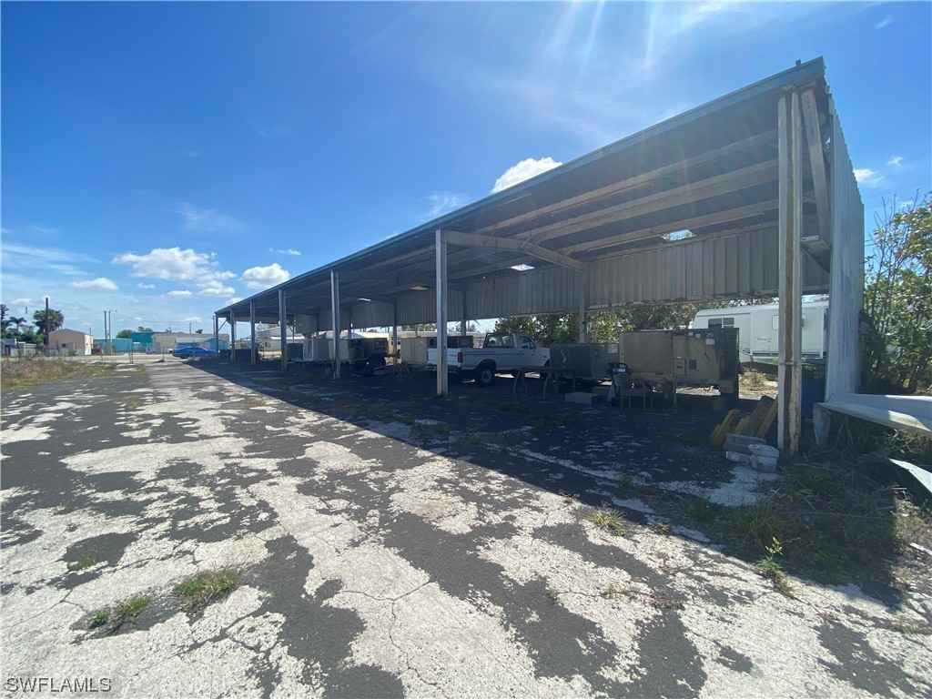 1069 N Tamiami Trl  