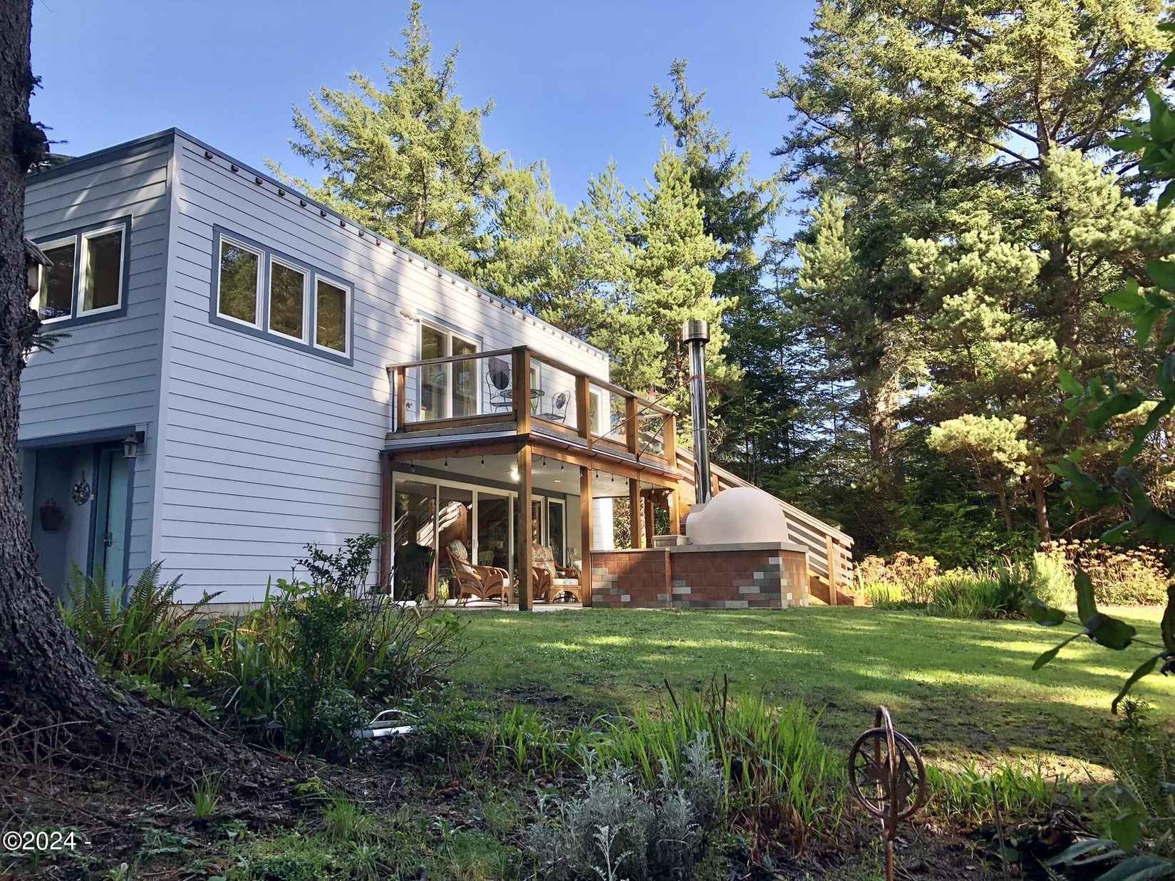 3512 Hwy 101 N  