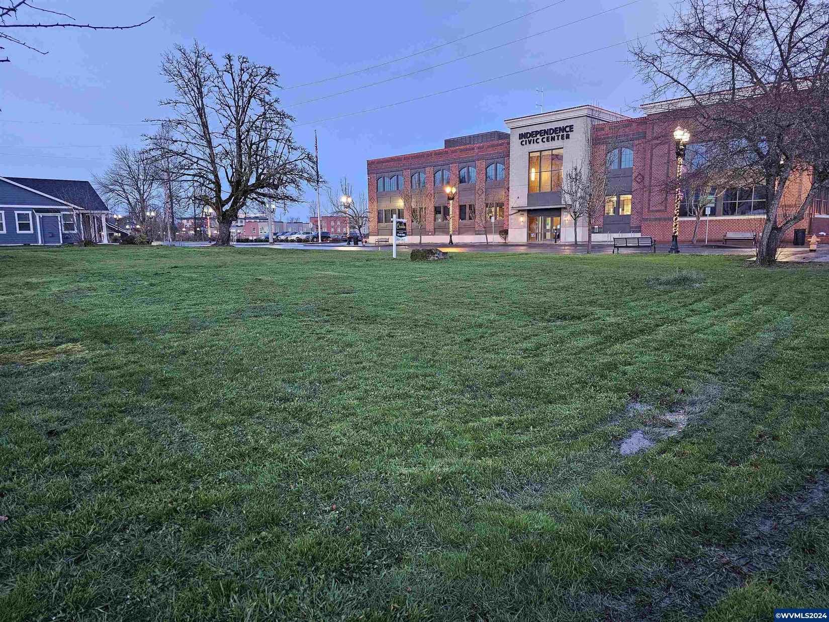 588 564 S Main St  
