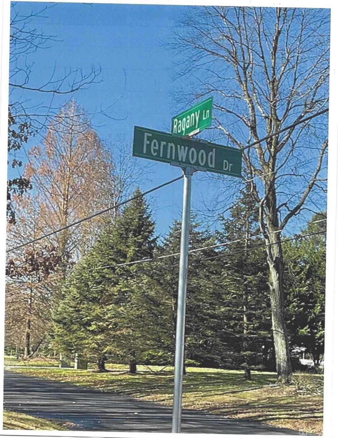 2 Fernwood Dr  