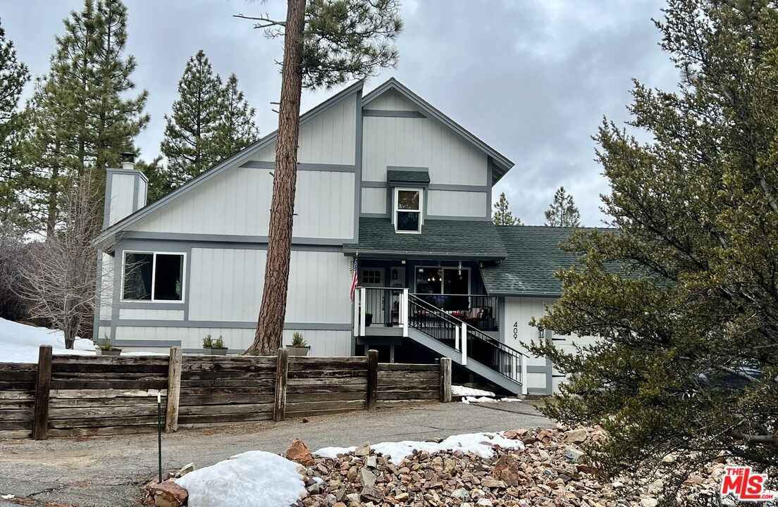 409 Meadowbrook Dr  