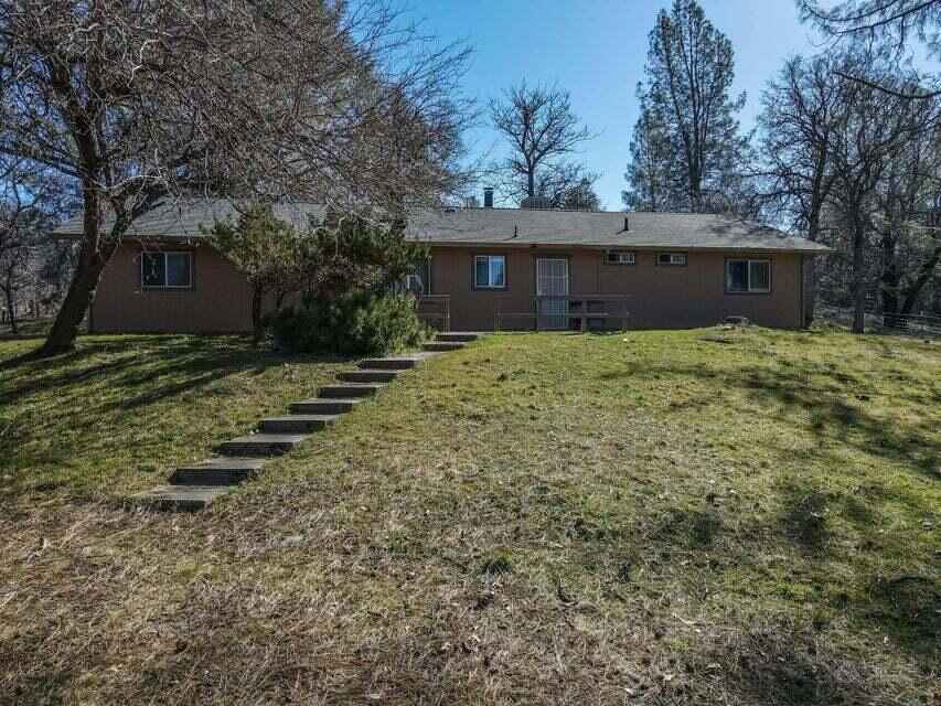 5565 Woodcutters Way  