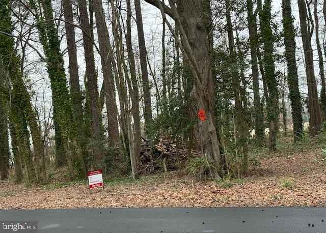 1409 1411 1413 1415 TOMLINSON Dr  