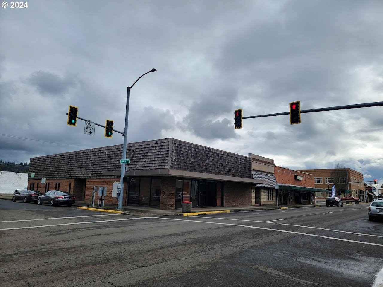 707 S Main St  