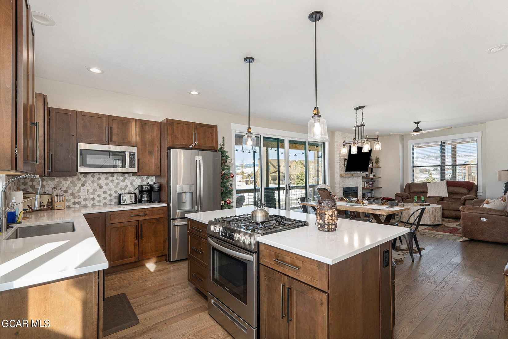 210 ELK Trak CIR  