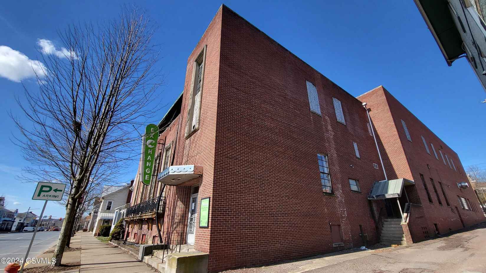 203209 W Main St  