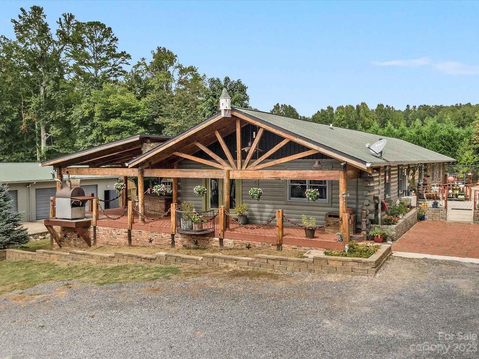 120 Wiggins Ln  