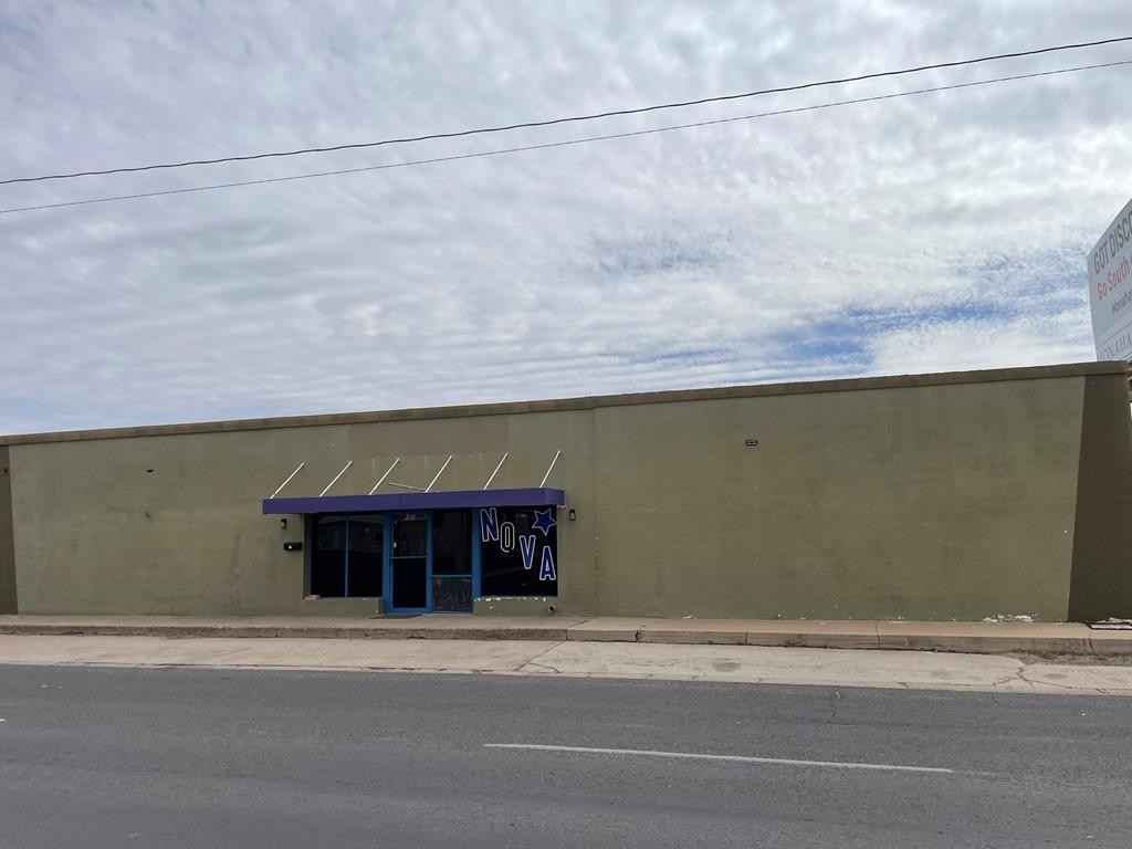 215 E Austin St  