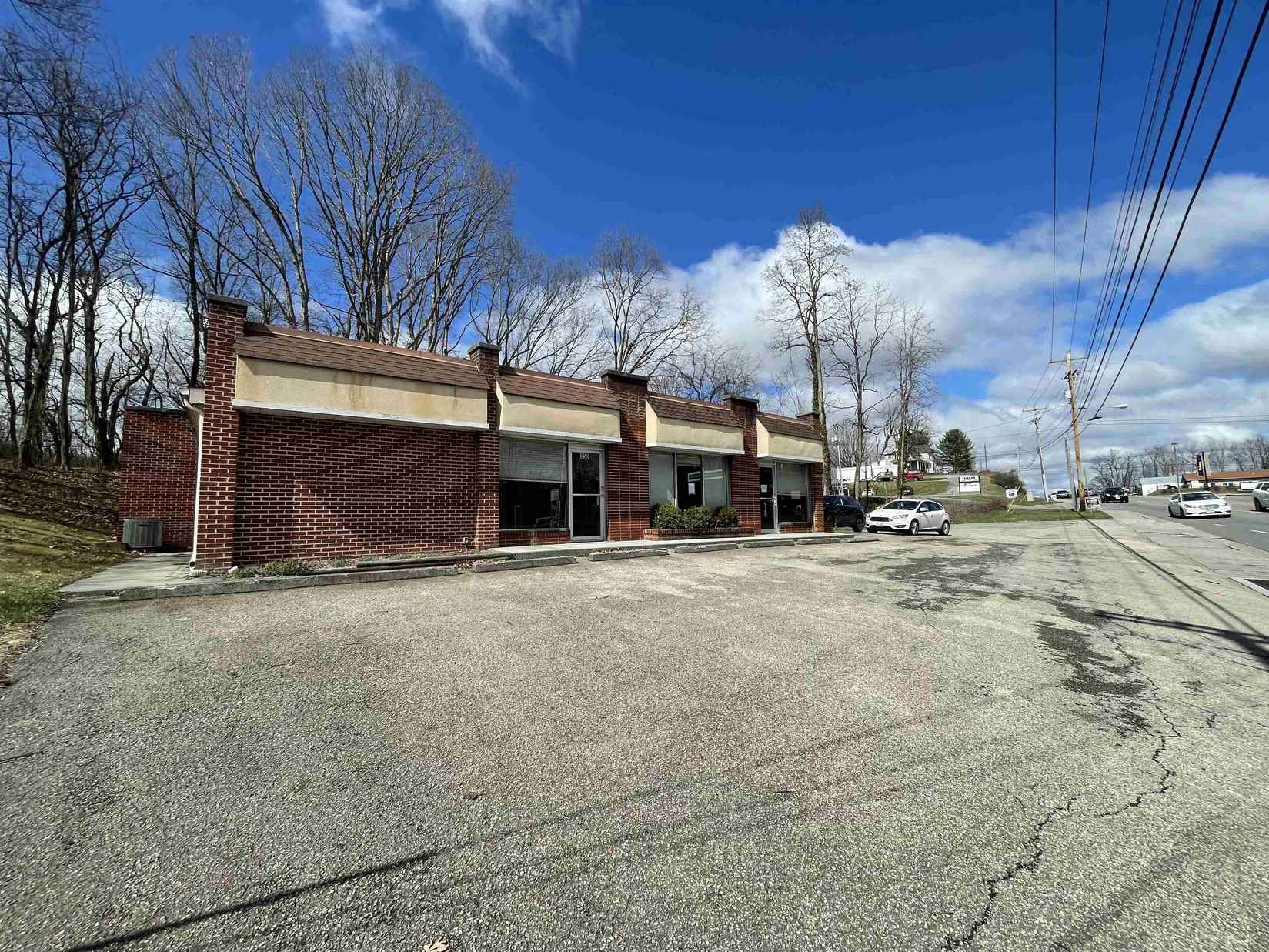 250 N FRANKLIN St  