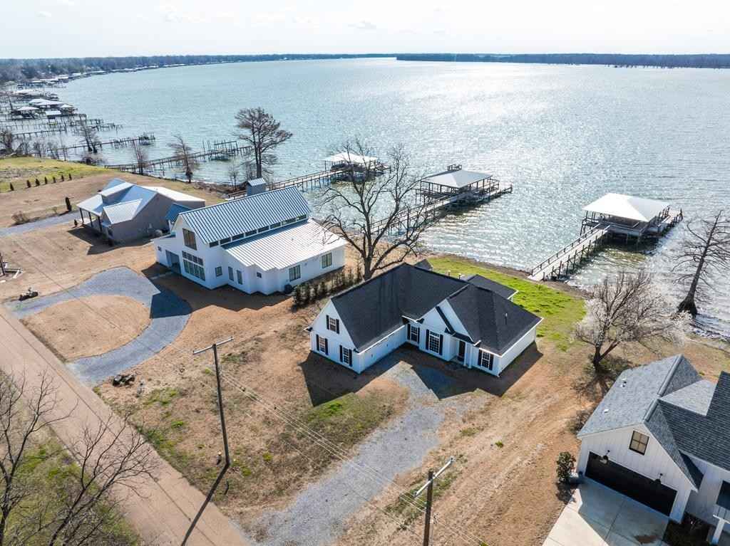 695 Bream Rd  