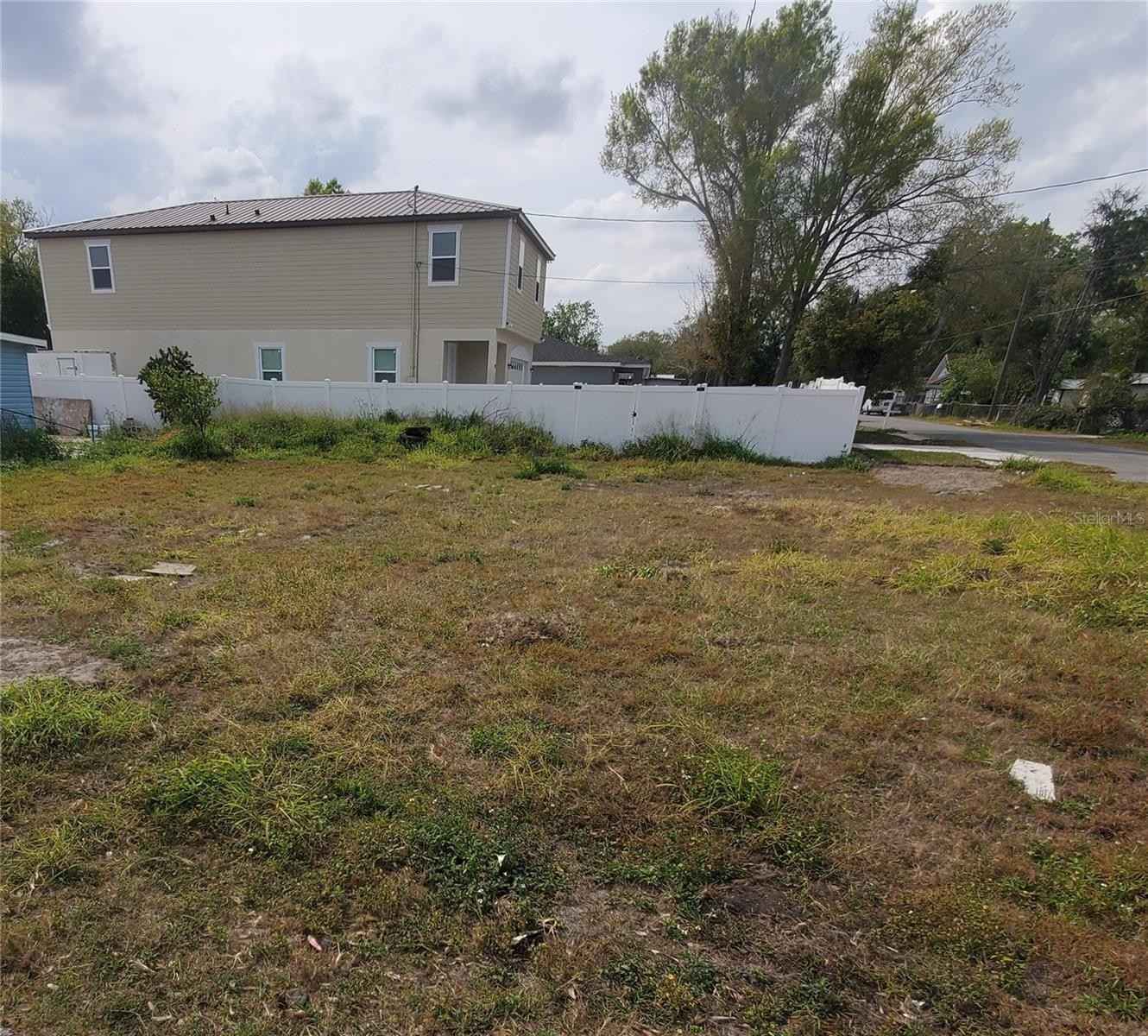 320 Armour Ave  
