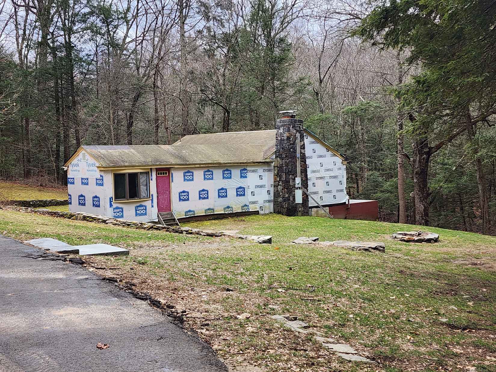 207 North Moodus Rd  
