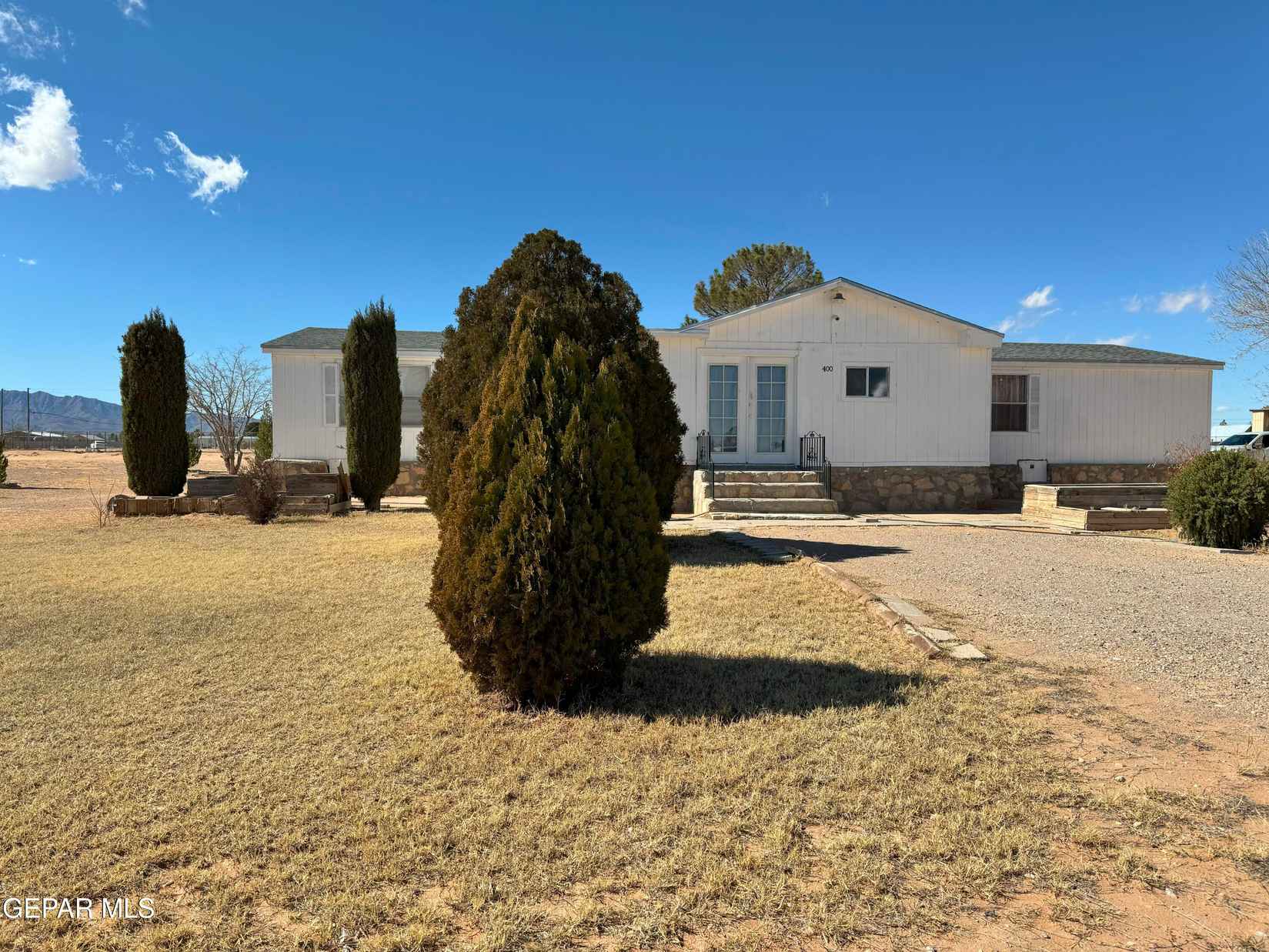 400 KELLIE ST  