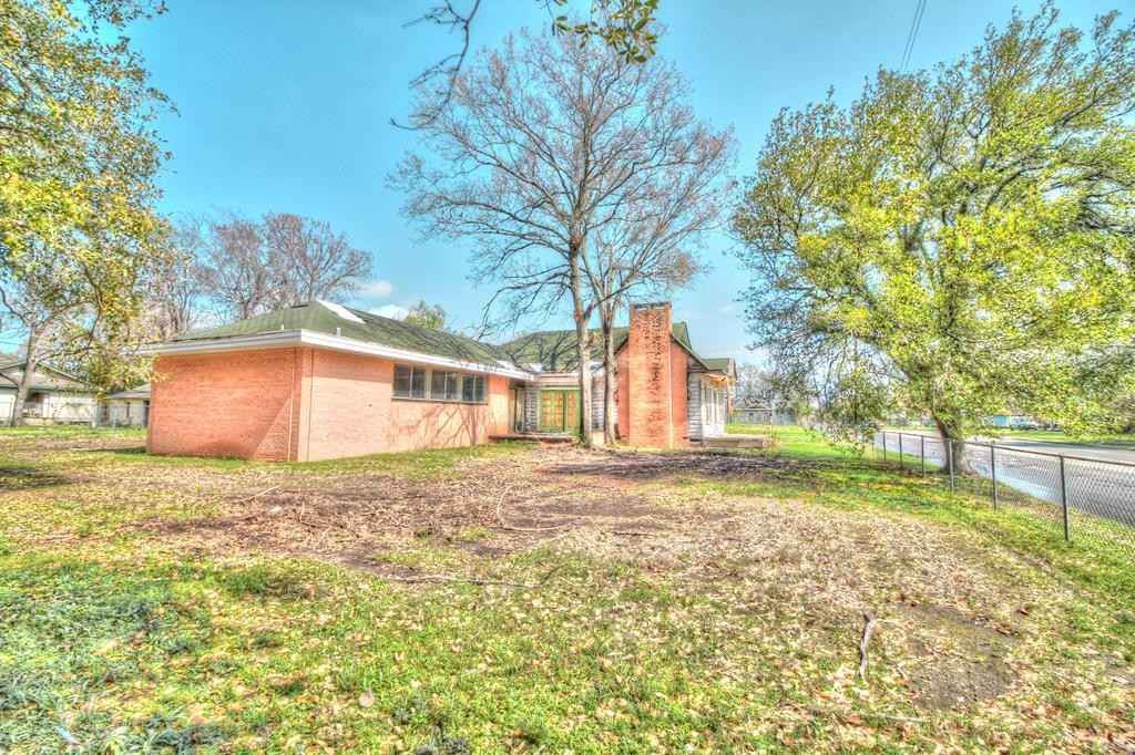 718 Frank St  