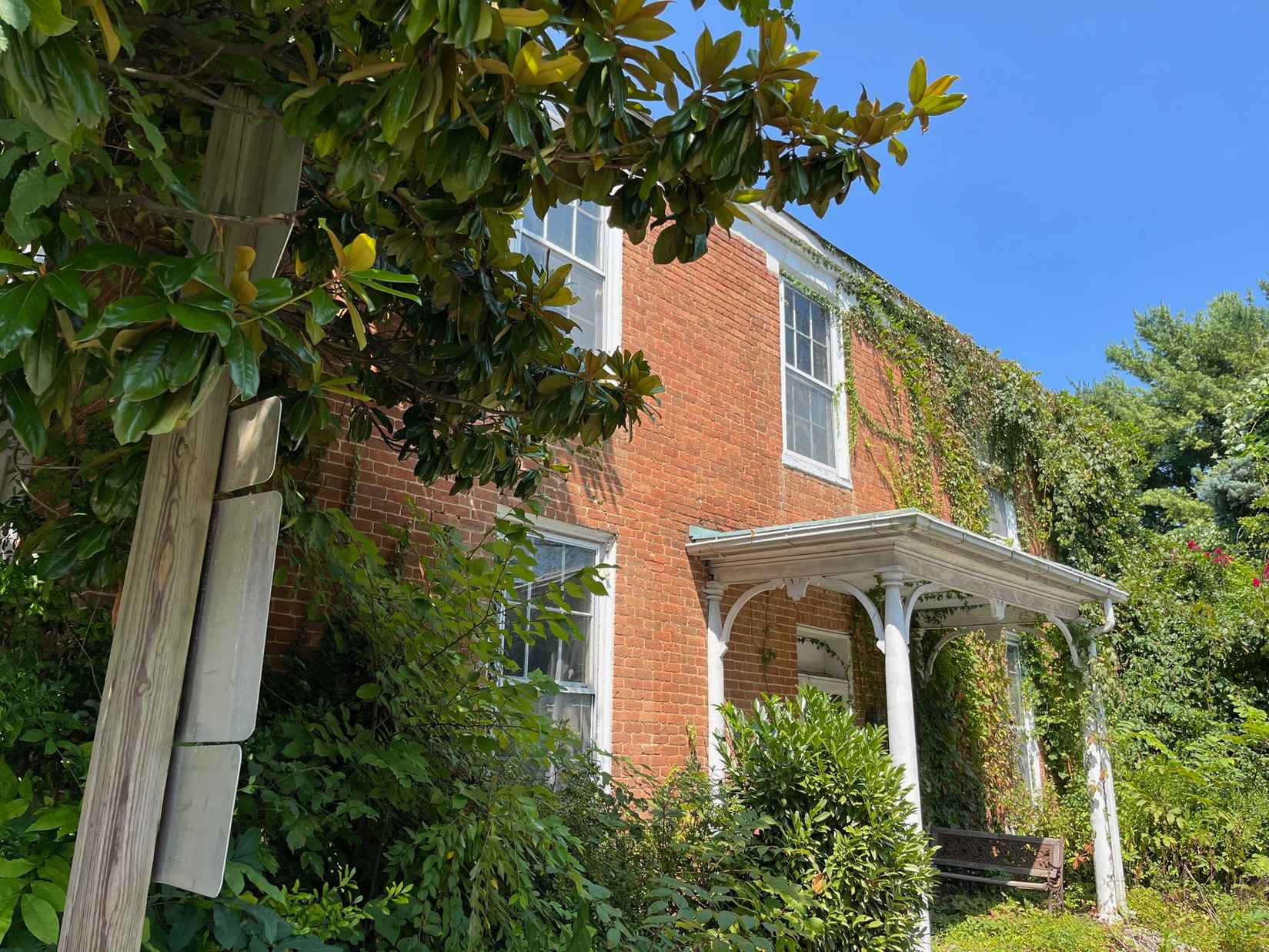 322 E Main St  