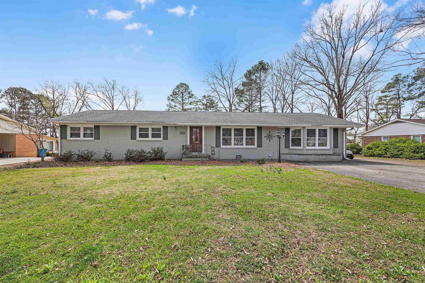 698 E Main  