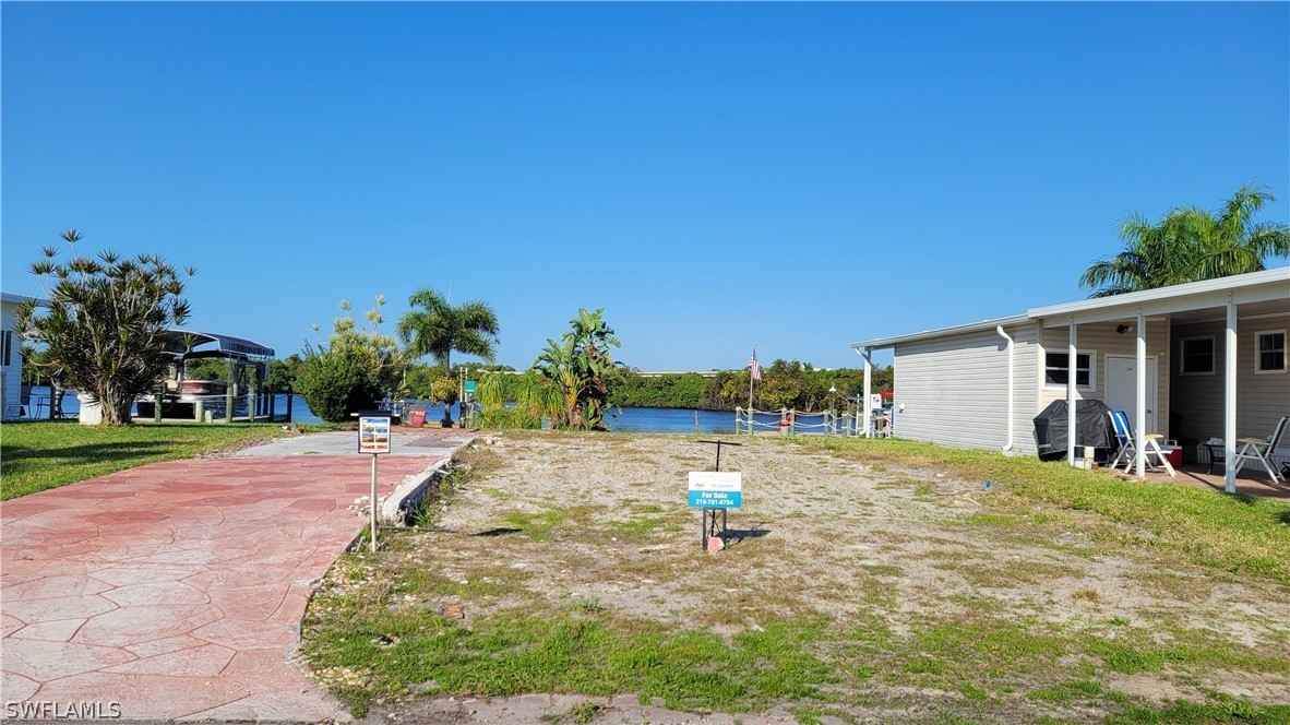 306 Shoreland Dr  