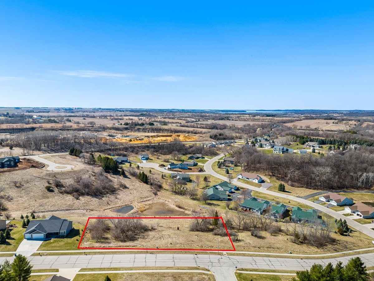 278 MORAINE DR  