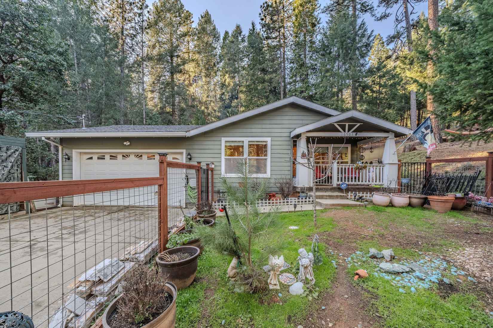 16901 McKenzie Dr  