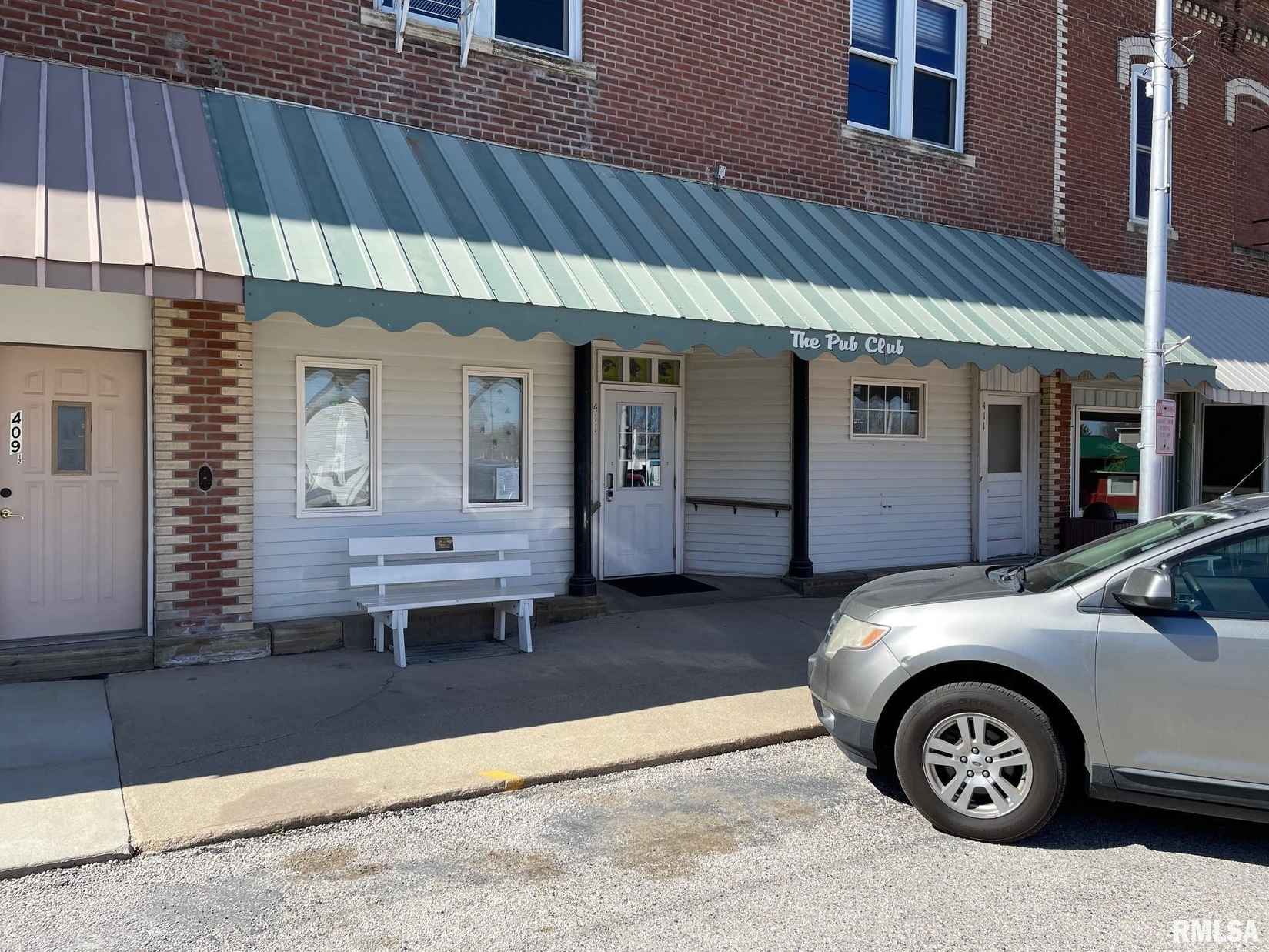 411 MAIN St  