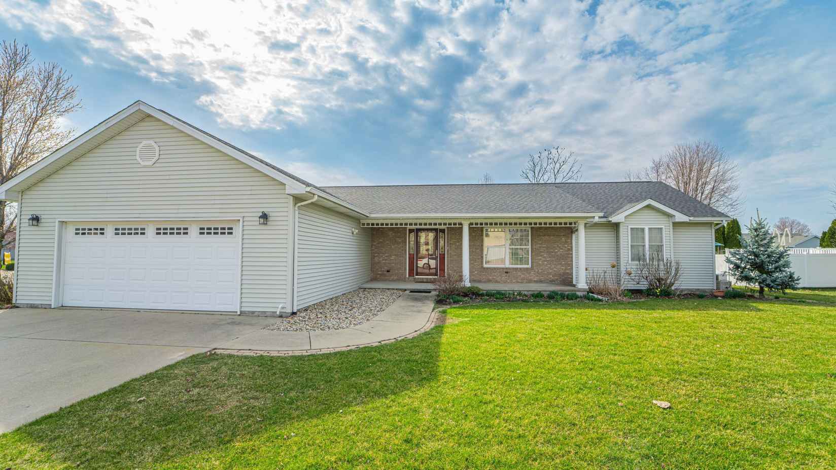 601 Fieldcrest Cir  