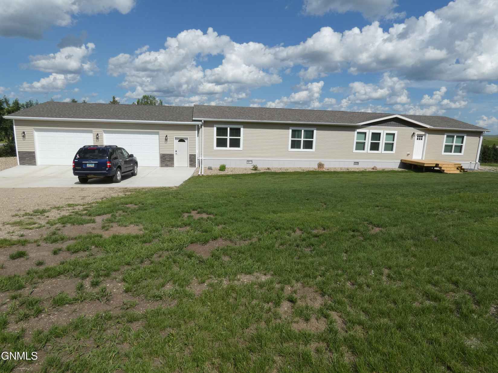 7613 83 Hwy  