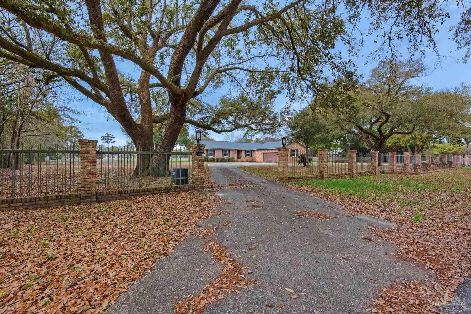 9867 Heather Dr  
