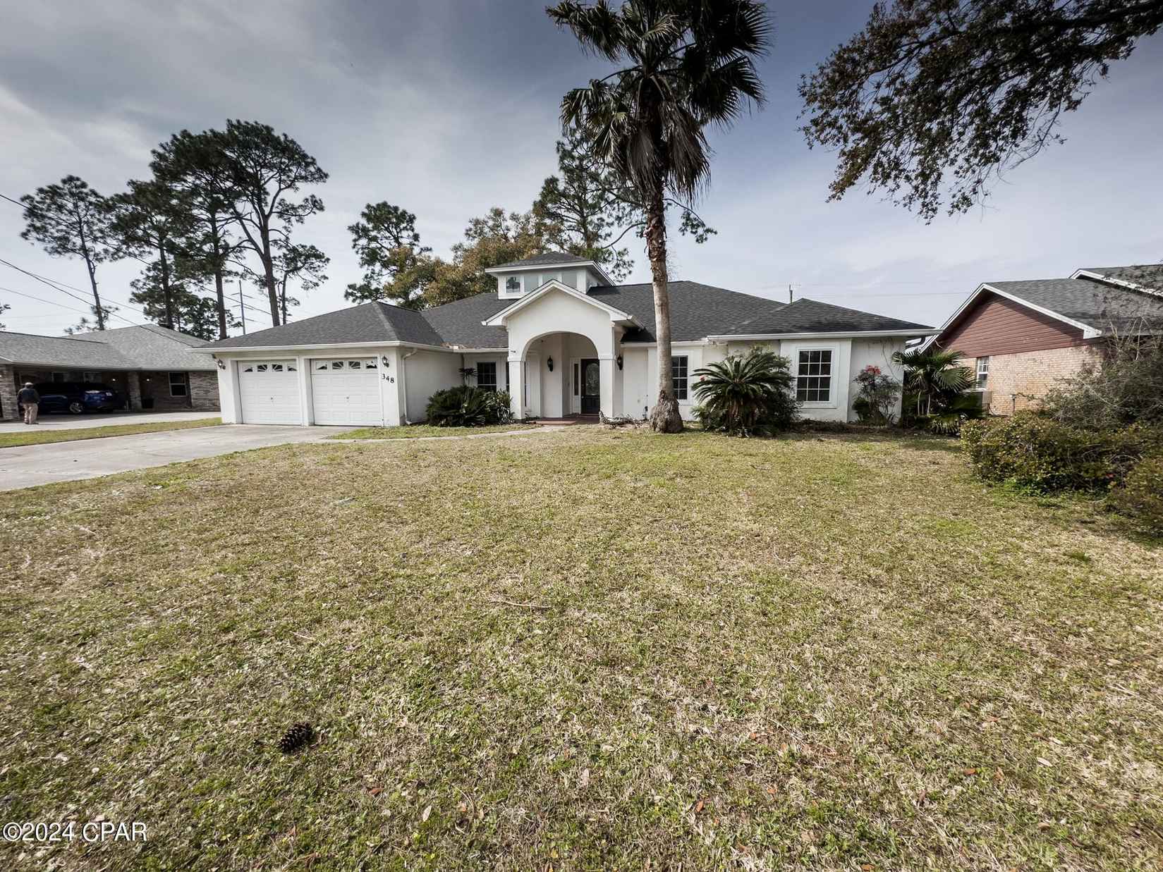 348 Greenwood Cir  