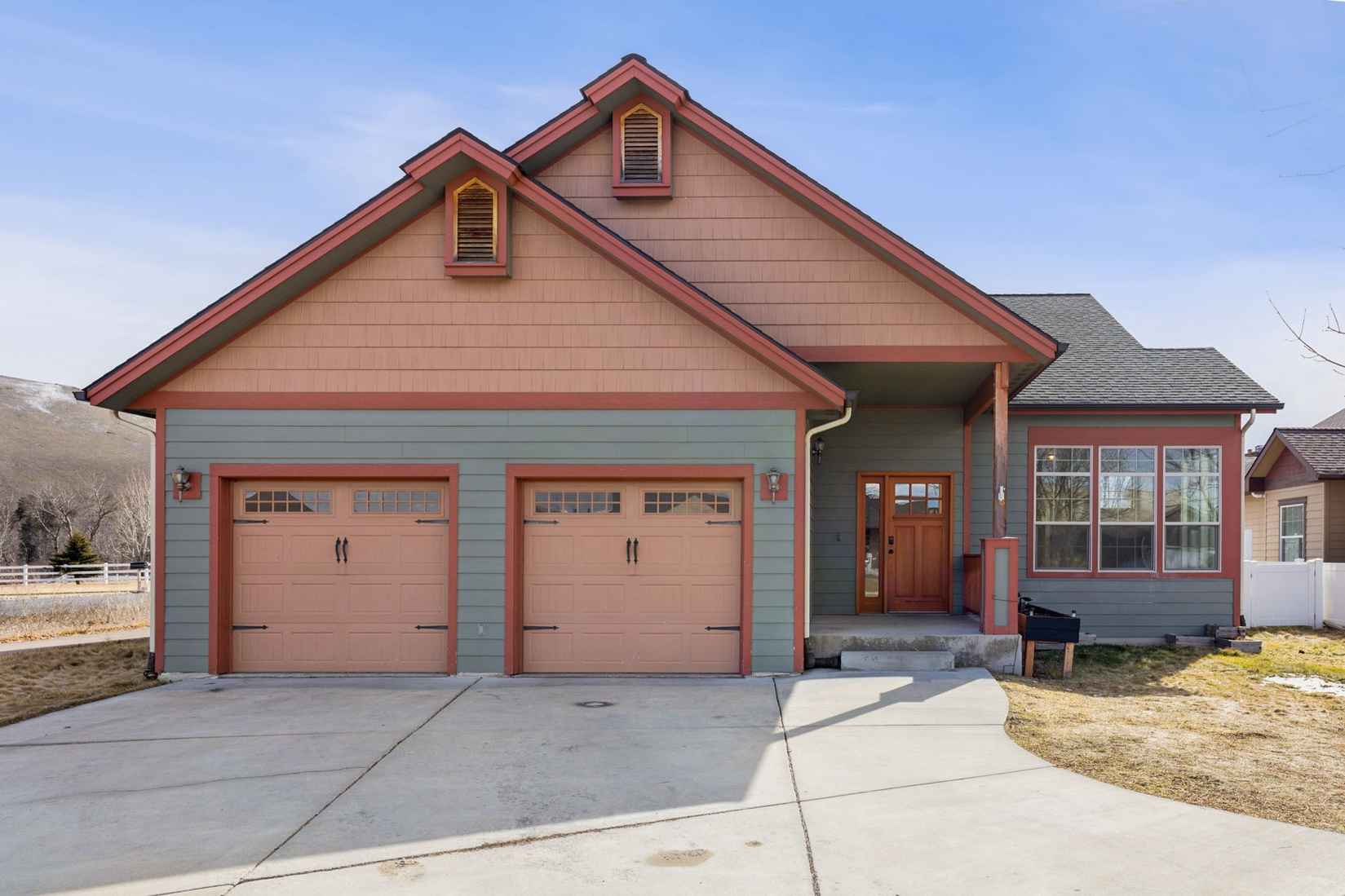 5011 Excalibur Way  