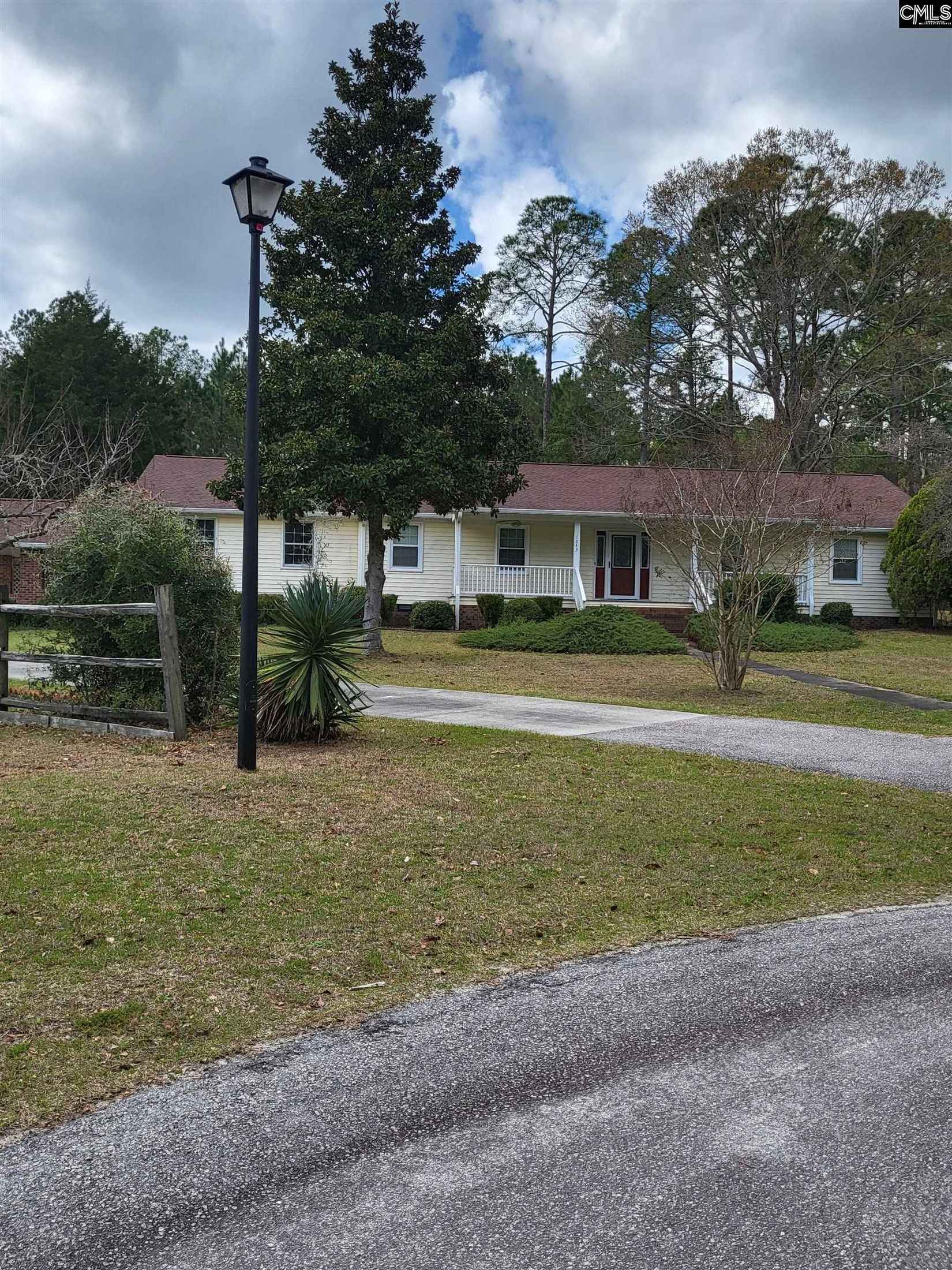 1243 S Fredericksburg Dr  