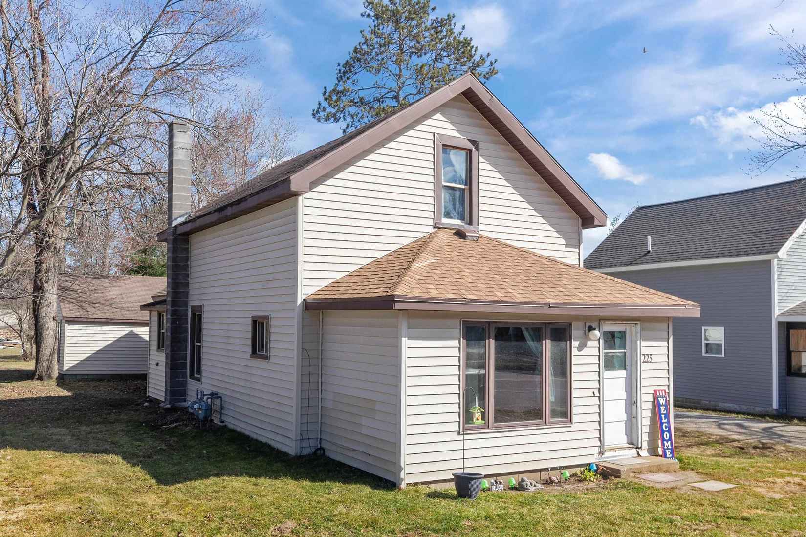 225 S Main St  
