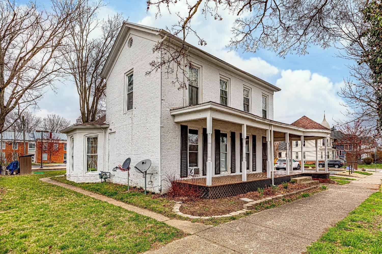 104 S High St  