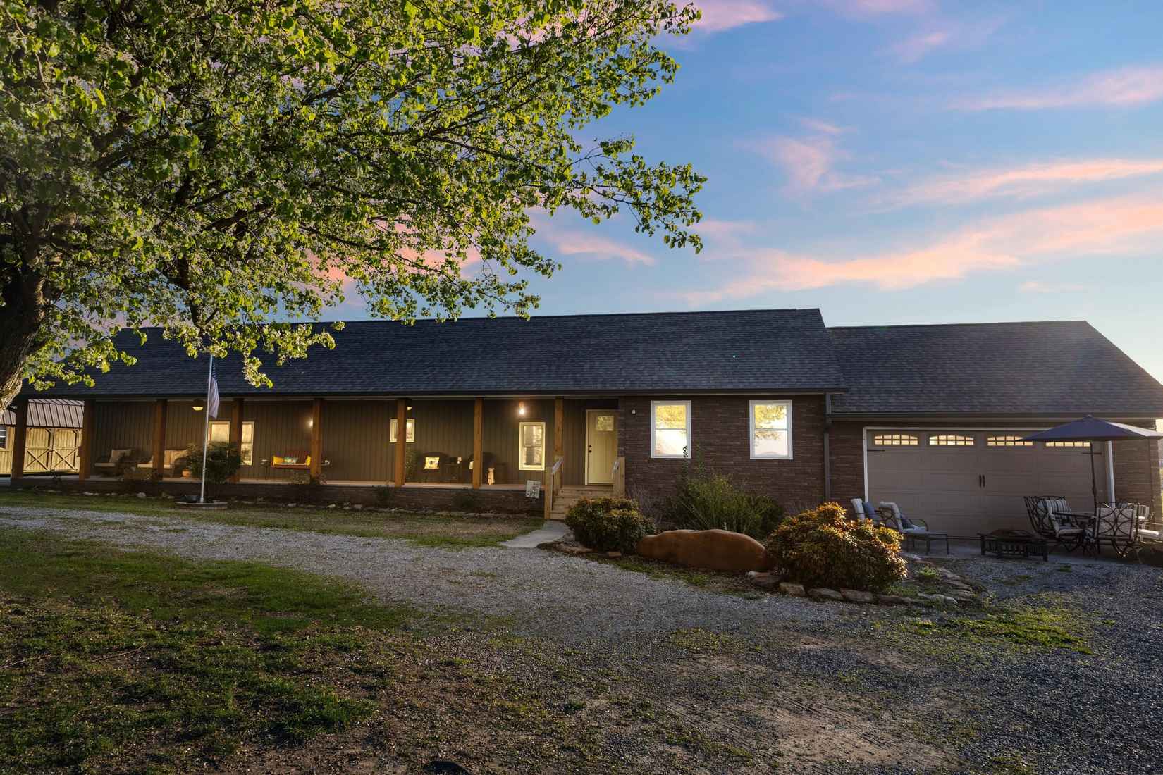 1435 Woods Rdg Rd  