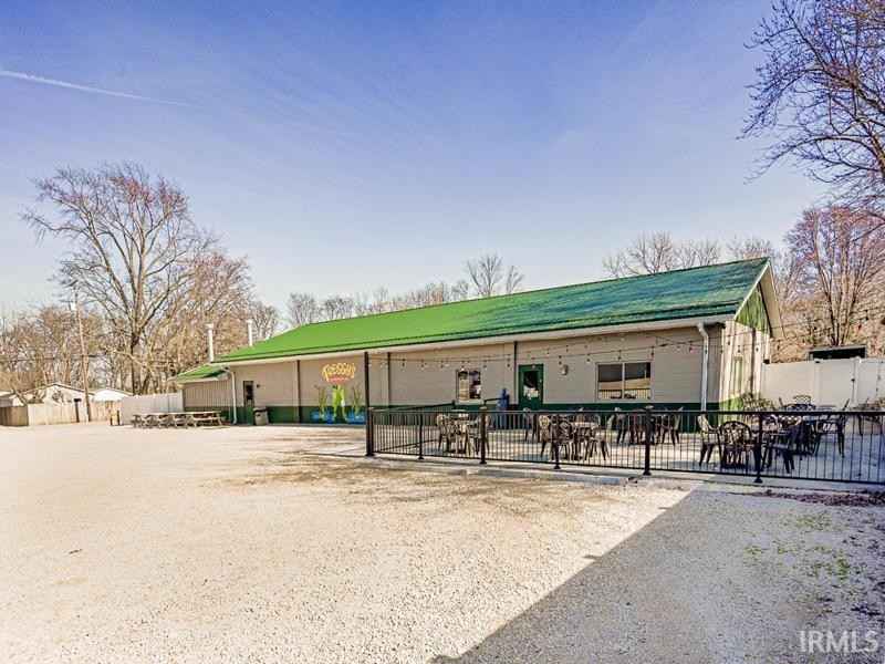 7247/7227 Main St  