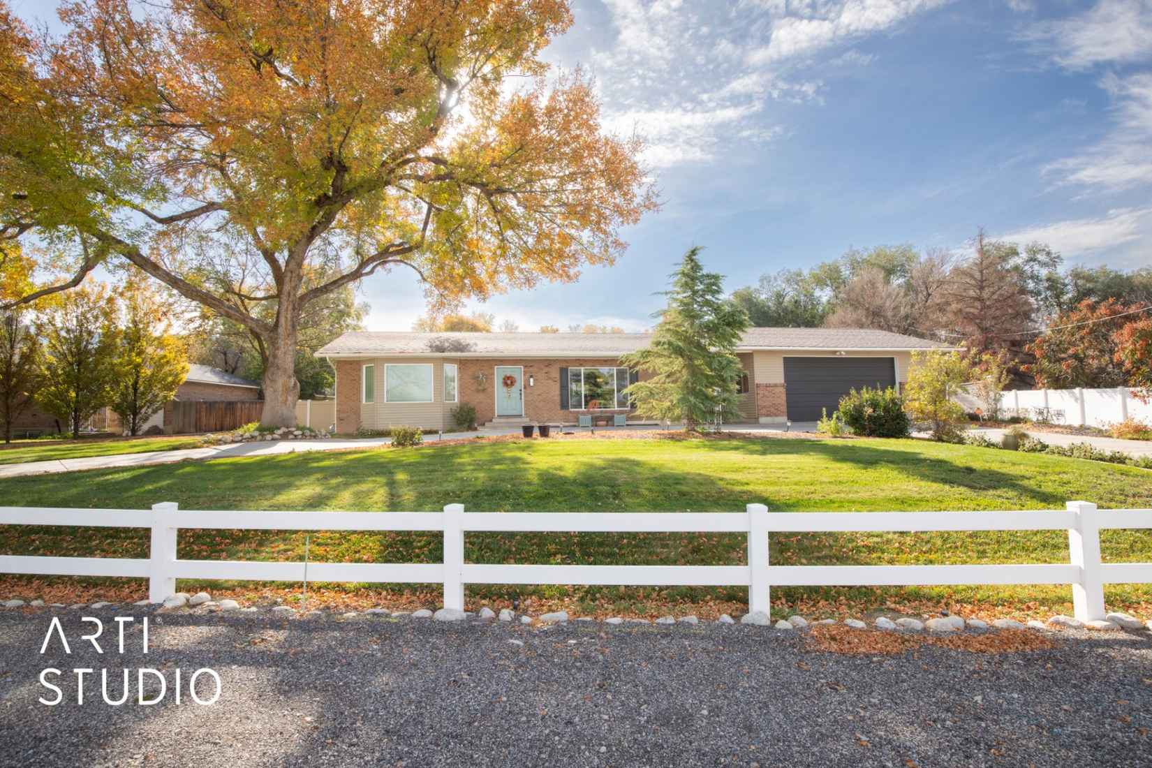 866 E Canyon Breeze Ln  