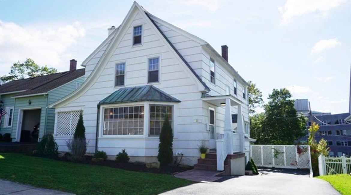 25 Abbott Rd  