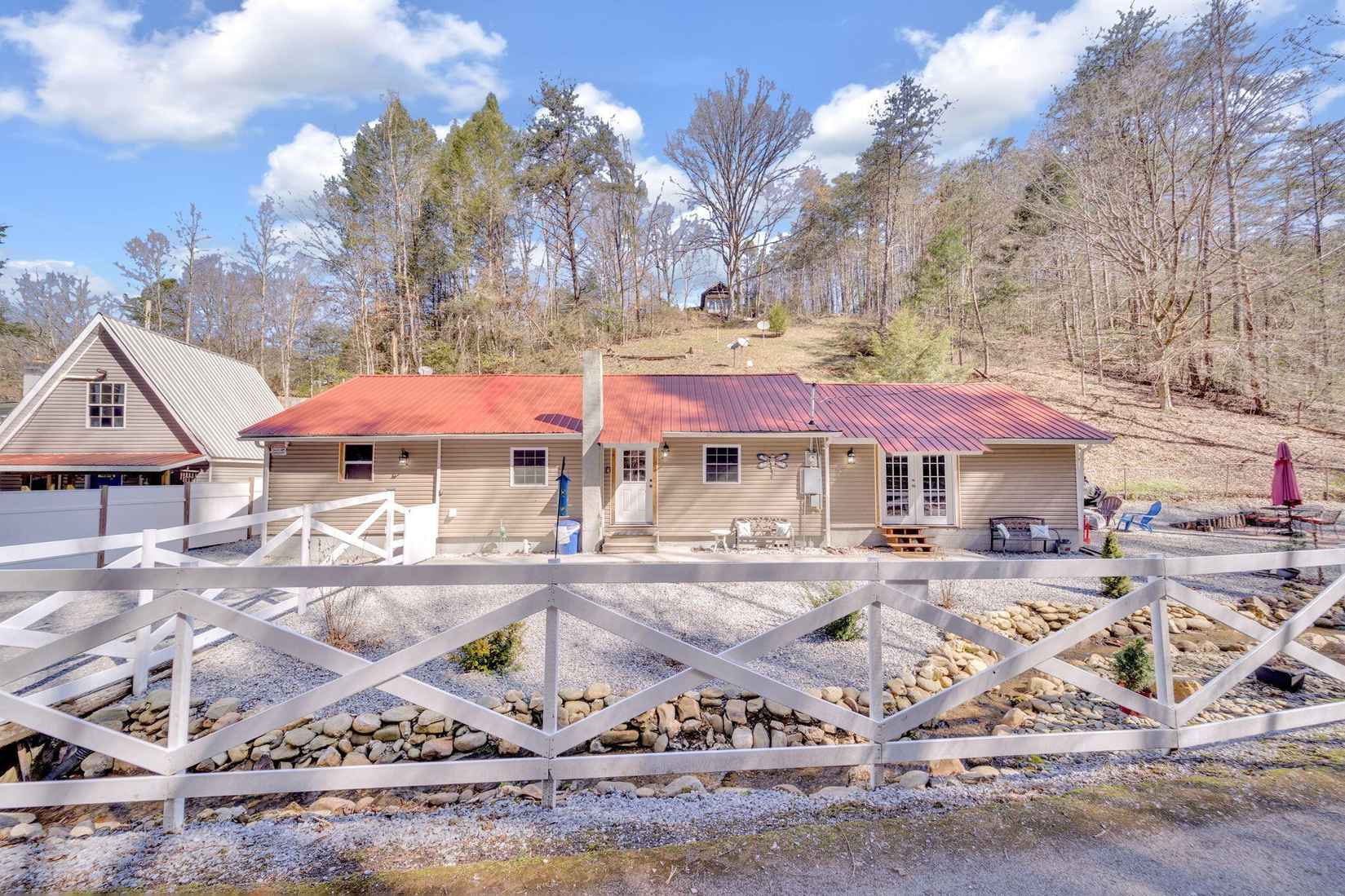 4206 Dellinger Holw Rd  