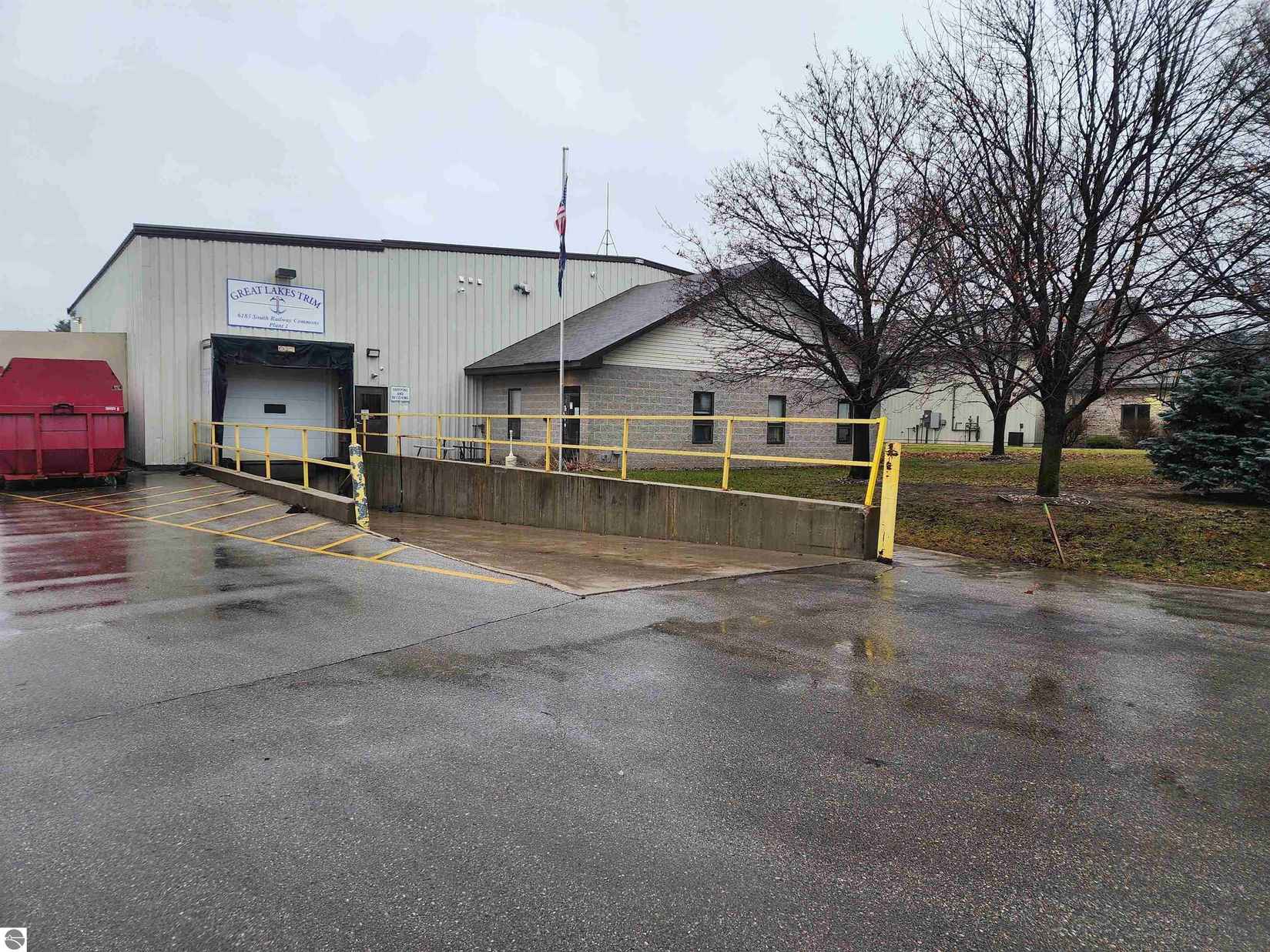 6183 S Railway Commons  