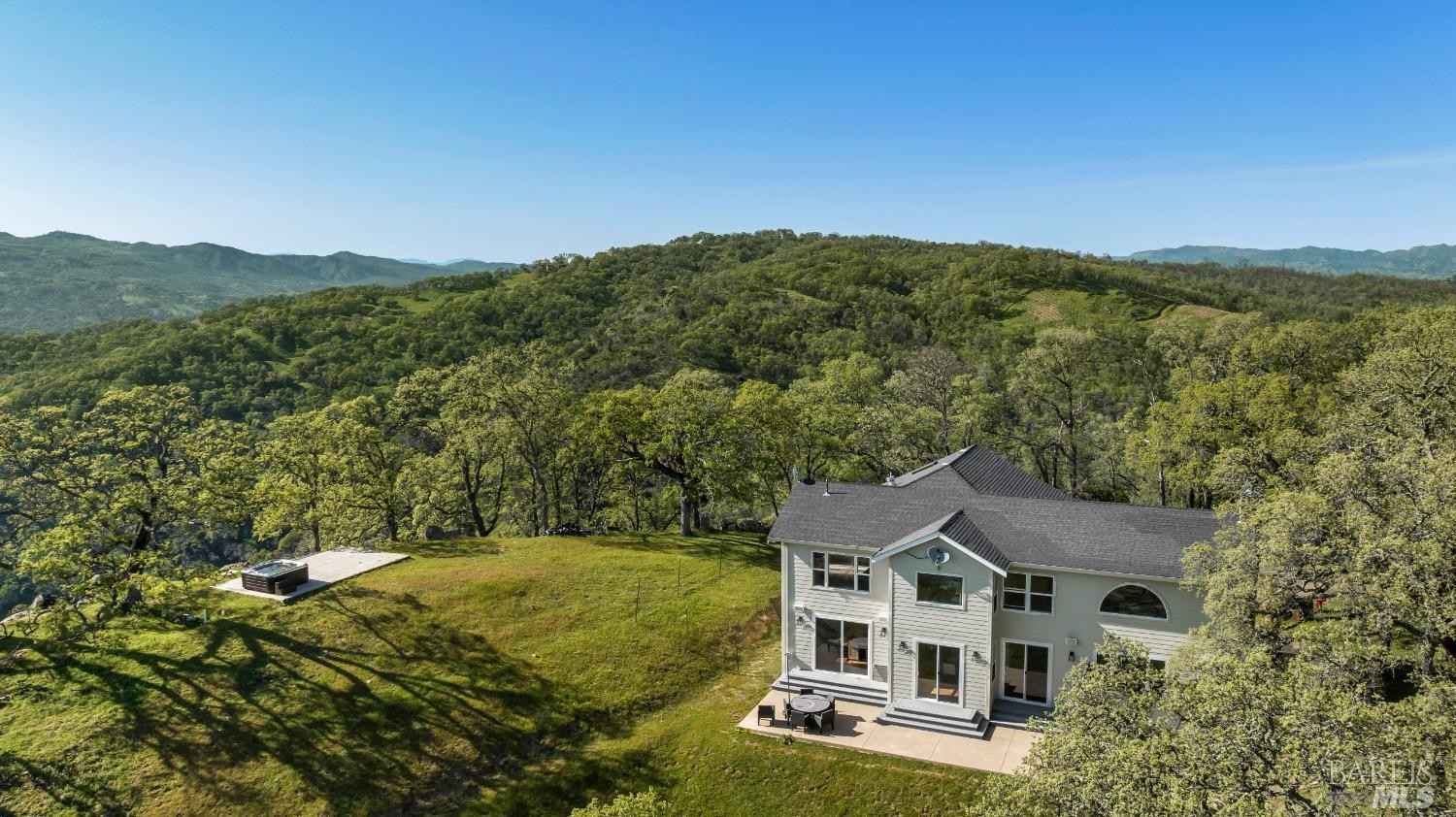 144 Yulupa Cir  