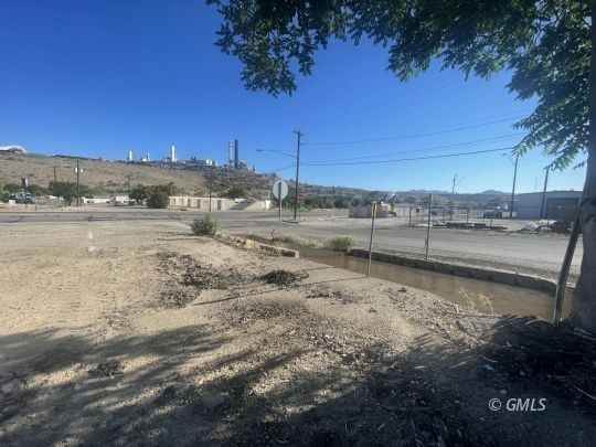 3585 E Hwy 60  